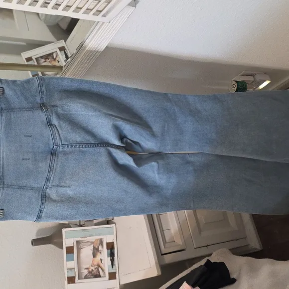 🆕️ Free People Women's Venice Beach Flare Jeans