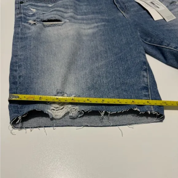 Ag Adriano Goldschmied Nikki Short Size 32R