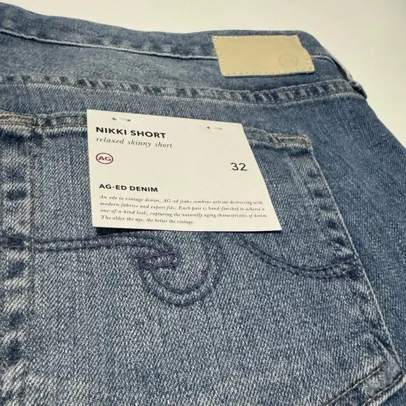 Ag Adriano Goldschmied Nikki Short Size 32R