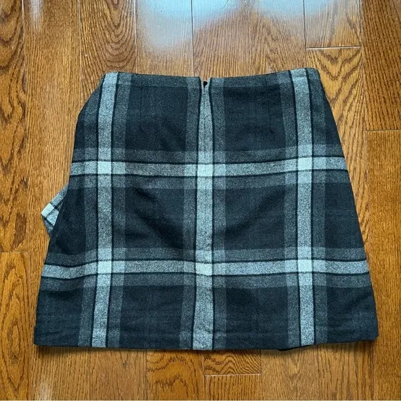 Aritzia Wilfred Dark Gray Plaid Wool Wrap Tie Front A-Line Mini Skirt - Sz 8