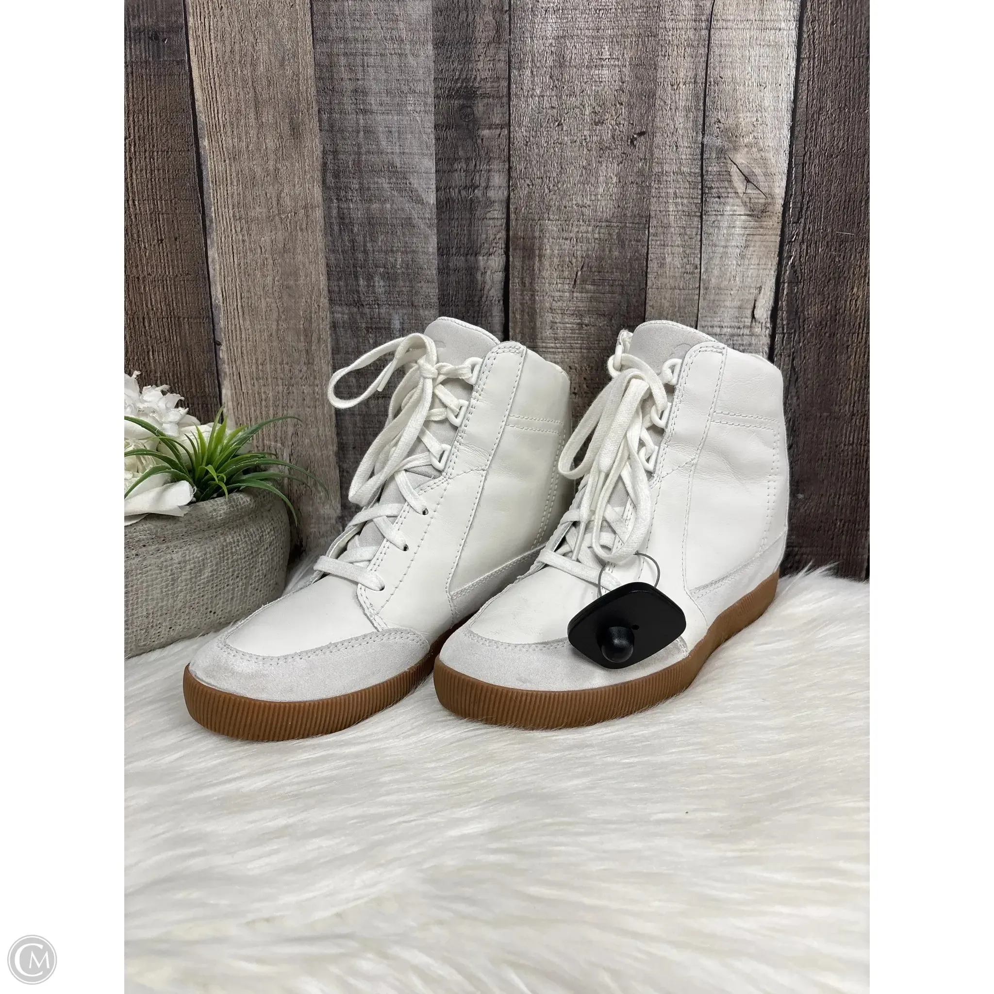 Boots Ankle Flats By Sorel In White, Size: 8.5