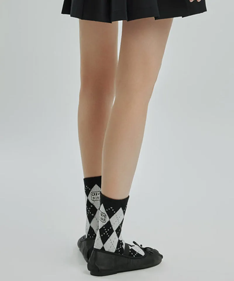 CREVE NINE: Argyle Middle Socks - White