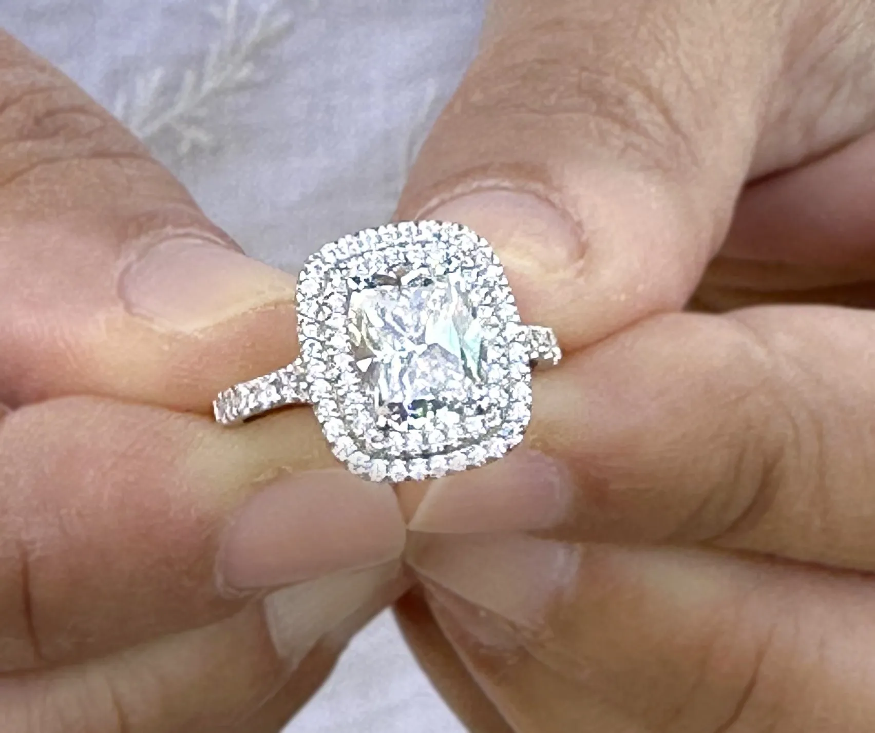 Cushion Cut And Round Cut Sides Diamond Engagement Ring Split shank IGI Certified Double Halo Women's 14k Solid White Gold 3.50ct F-VS2