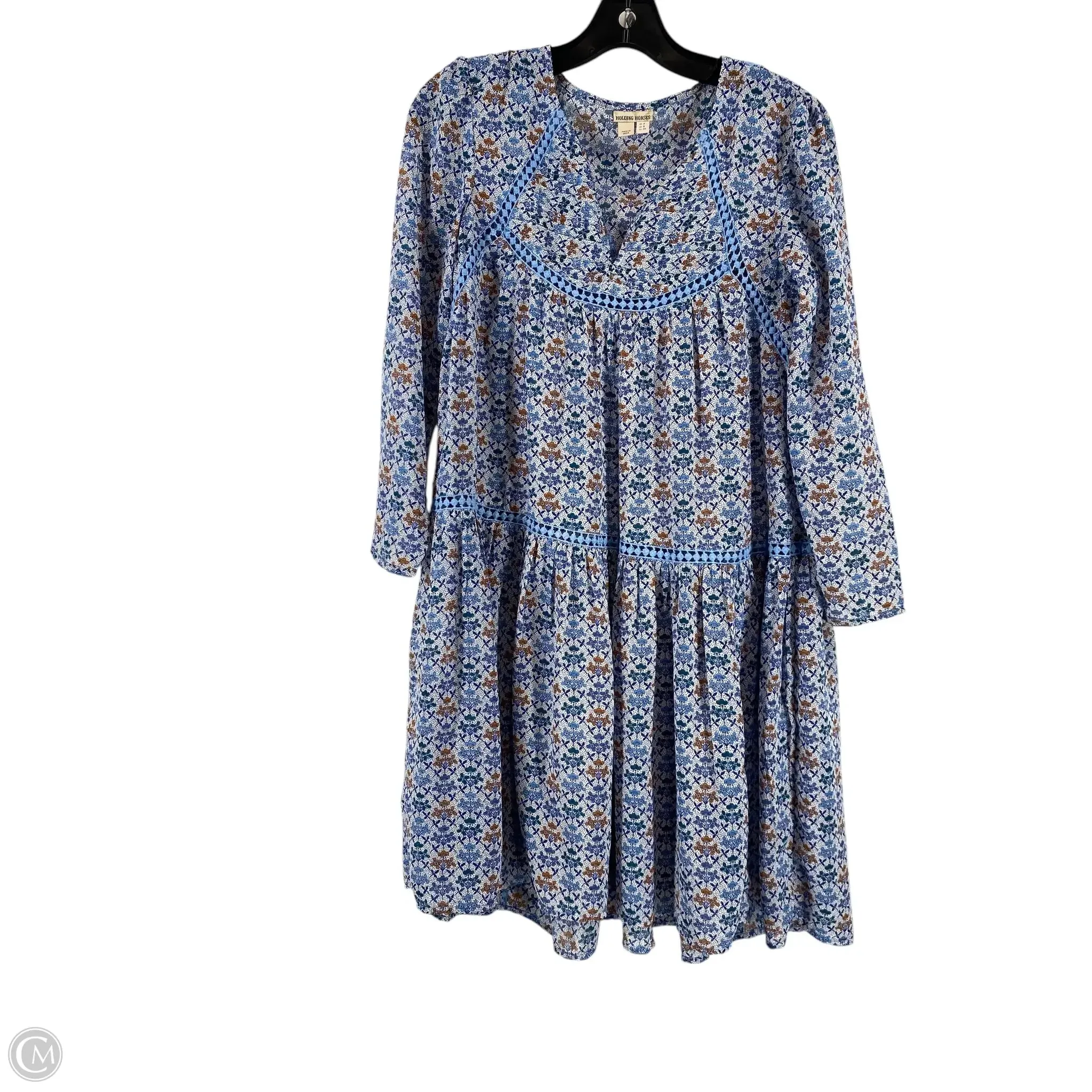Dress Casual Short By Holding Horses In Blue, Size: 4