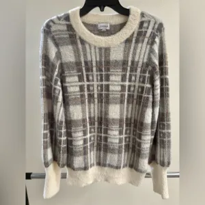 Evereve Women's Plaid Sweater - Like NEW