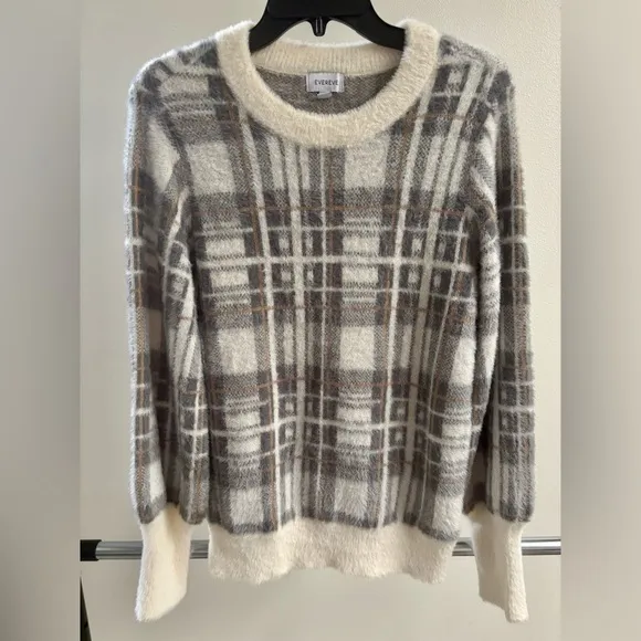 Evereve Women's Plaid Sweater - Like NEW