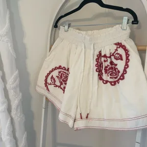 Free People Embroidered Women's Shorts - size medium