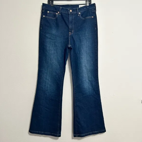 GAP ‘70s Flare Cotton Blend Jean Size 32/14r