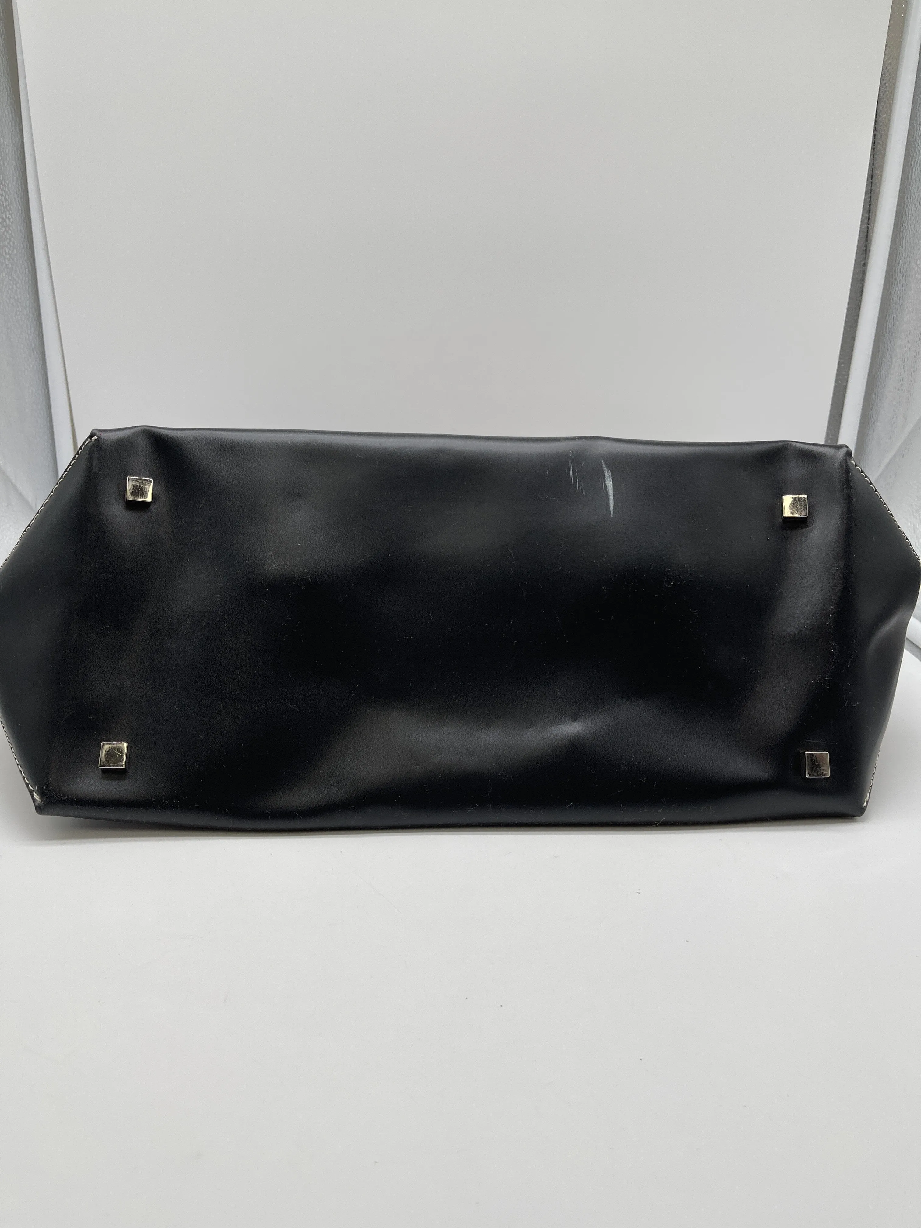 Handbag By Clothes Mentor  Size: Large