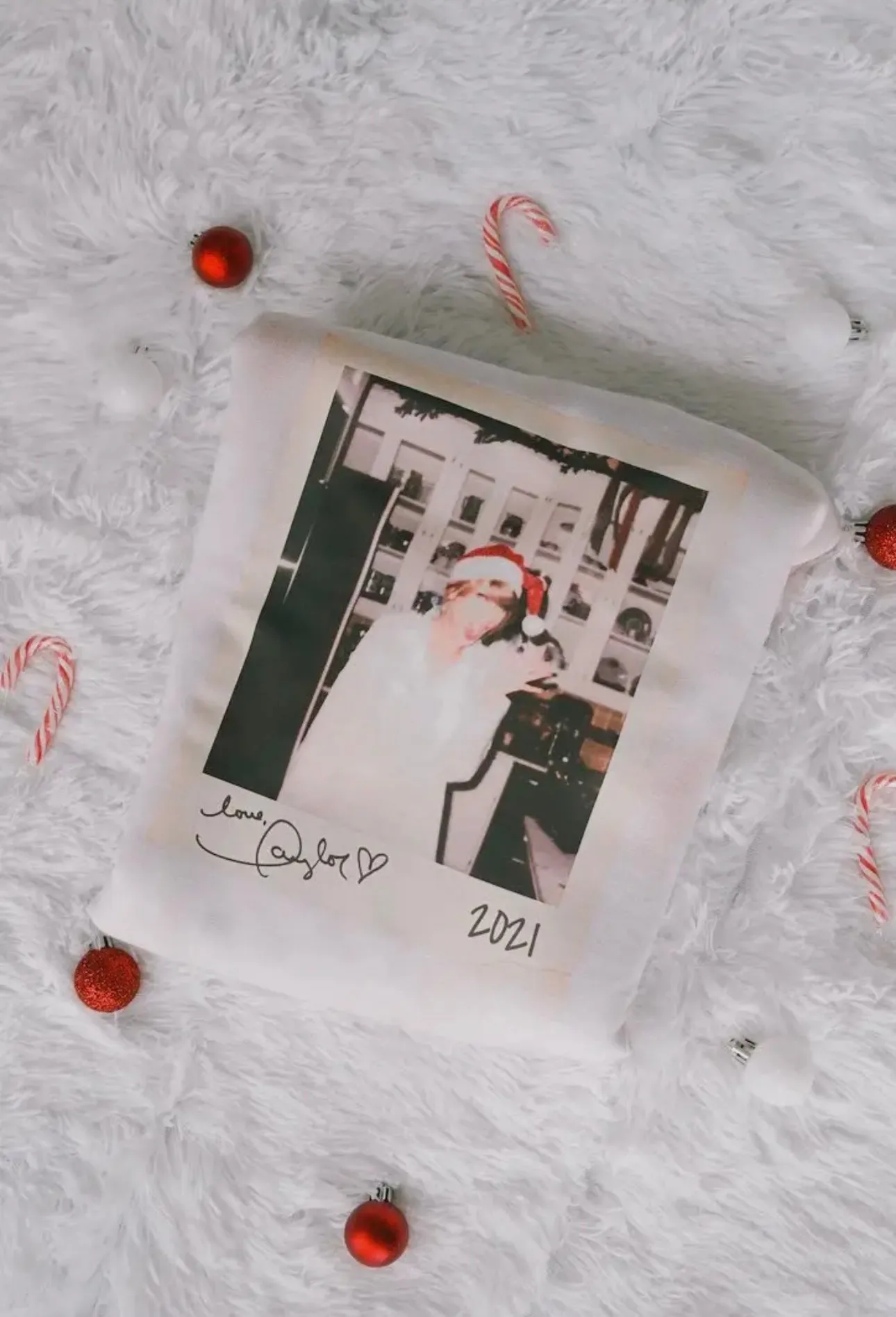 It's a Swiftie Christmas