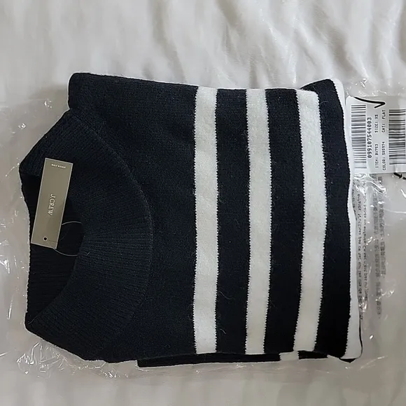 J. Crew Chunky crewneck sweater in Supersoft yarn Black &amp; White striped XS