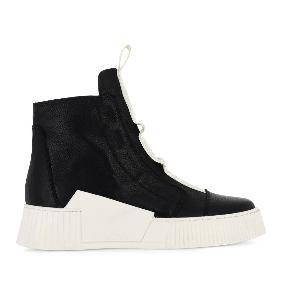 JAPAN - BLACK/WHITE LEATHER