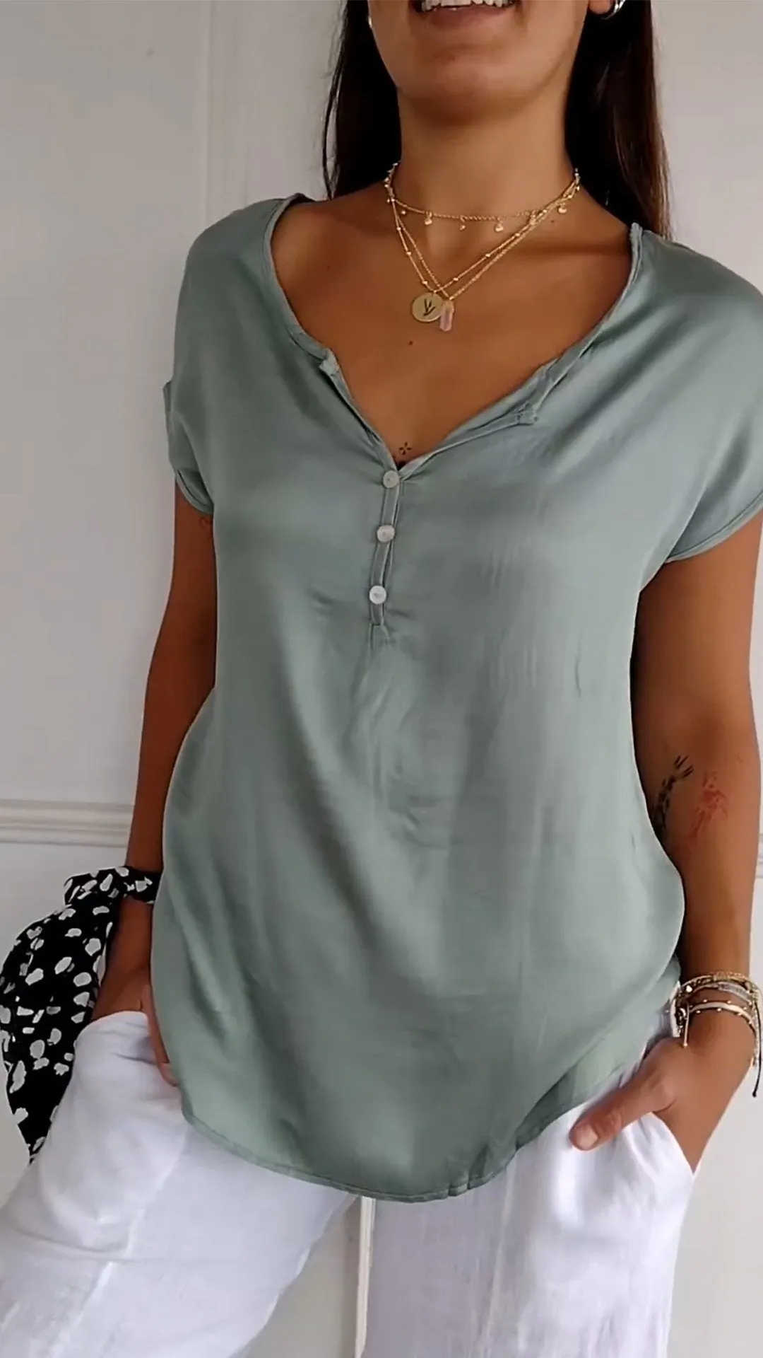 Juana® | Comfortable V-neck T-shirt
