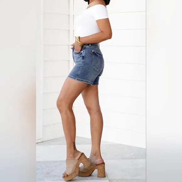 Judy Blue High Rise Tummy Control Medium Wash Classic Denim Shorts S-3XL NEW BTQ