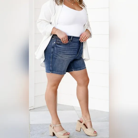 Judy Blue High Rise Tummy Control Medium Wash Classic Denim Shorts S-3XL NEW BTQ