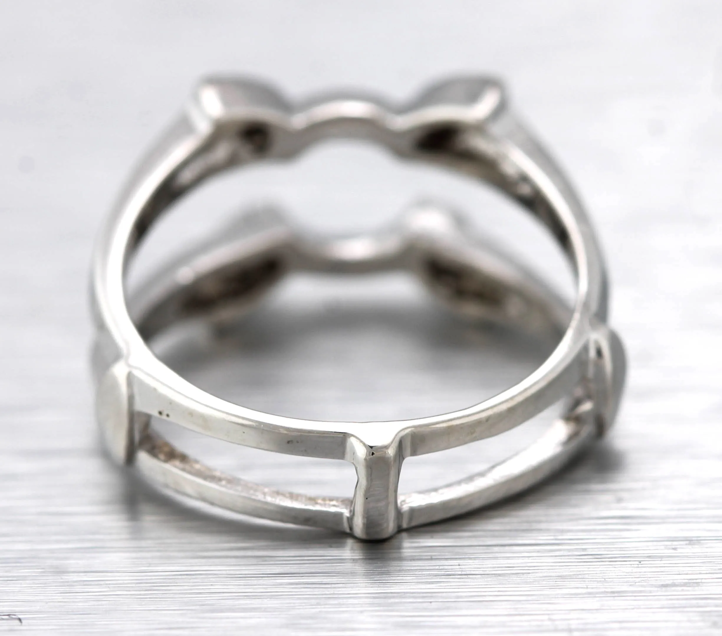 Lovely Ladies Unique 14K White Gold 0.04ctw Diamond Open Ring