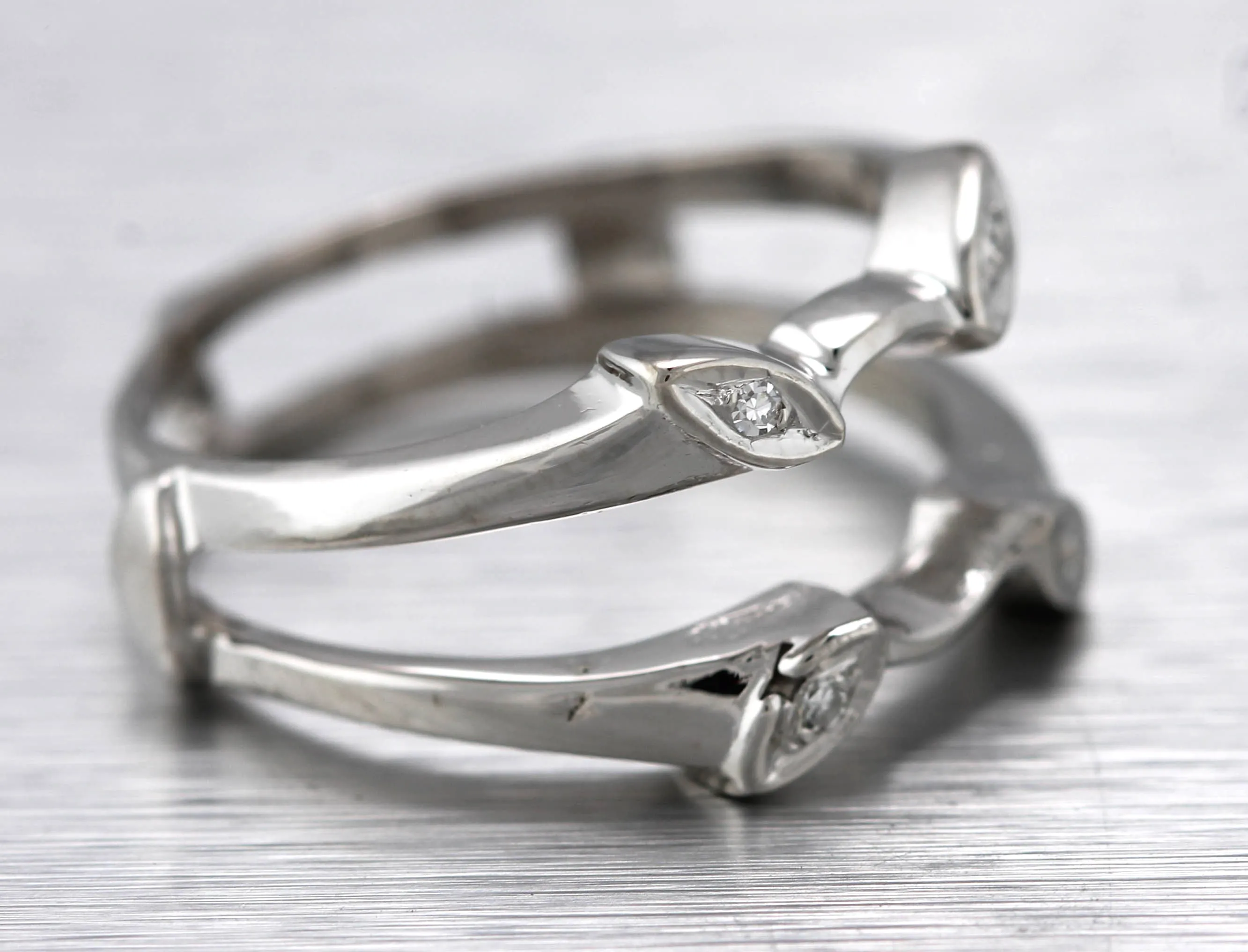 Lovely Ladies Unique 14K White Gold 0.04ctw Diamond Open Ring