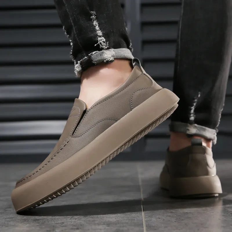 LuxeStride Luxus Slip-On Loafers