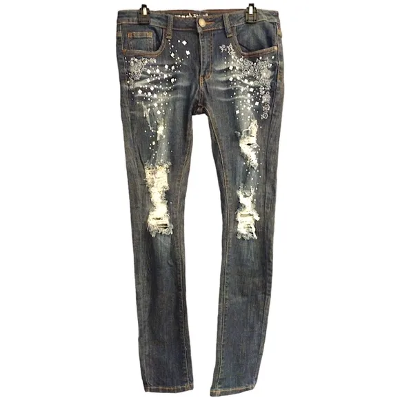 MACHINE Distressed Medium Wash Jean with Embroidery &amp; Rhinestone, Size 31x31