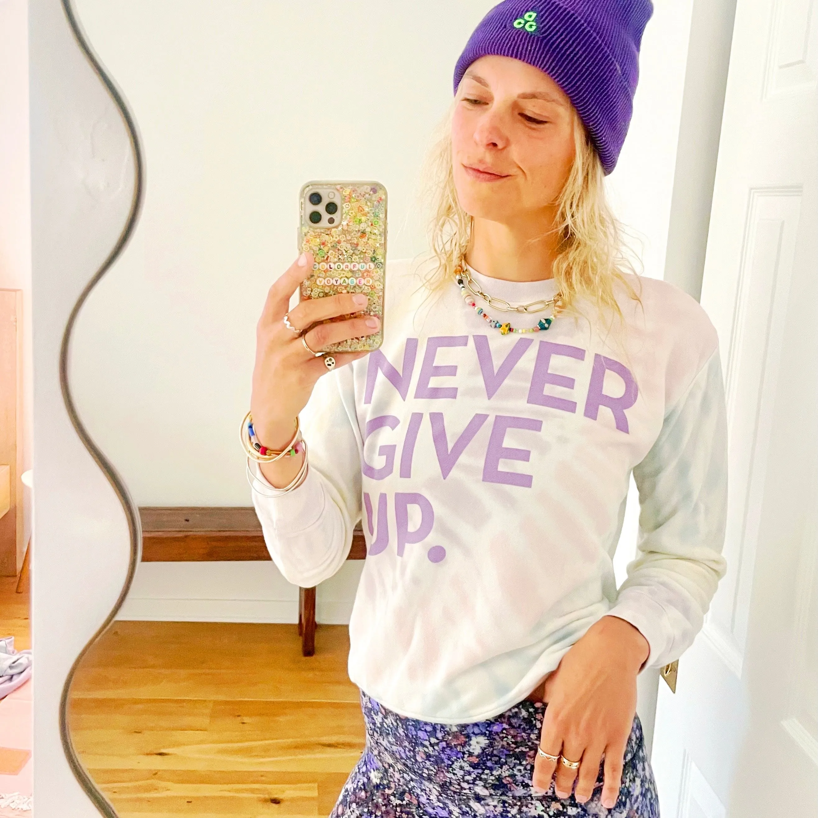 NEVER GIVE UP. TIE DYE PULLOVER