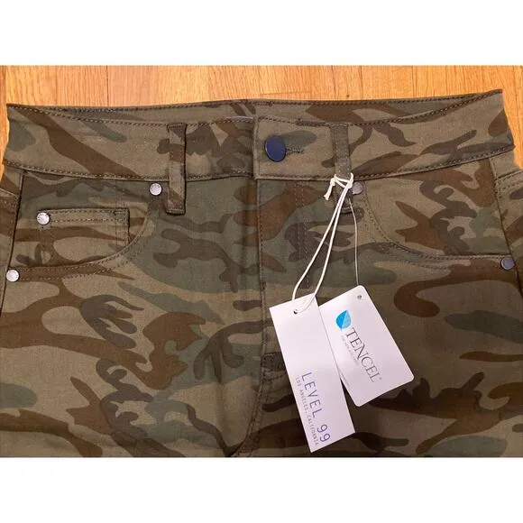 NWT Women's Level 99 Darsey Camo Skirt Size 26 - Original MSRP $99