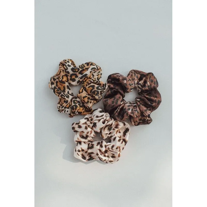 Oversized leopard scrunchie
