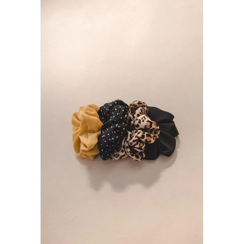 Oversized leopard scrunchie