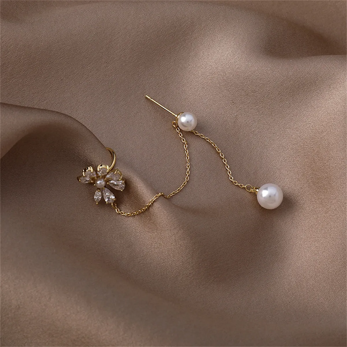 Pearl & Cubic Zirconia Floral Chain Clip-On Earring