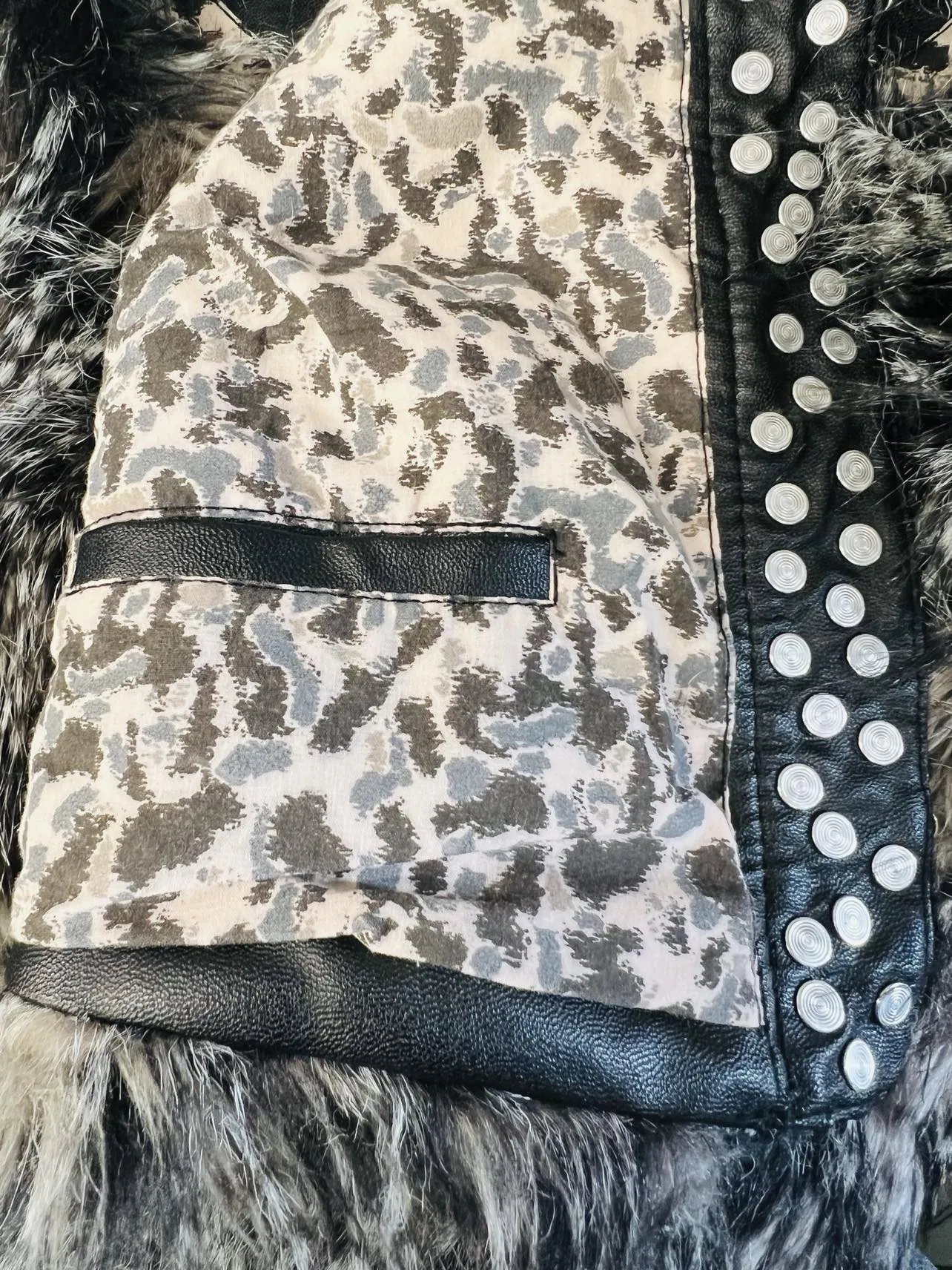 Pre-owned like new Unique Women's Graze Vest by Only, Sz 38, Fits S/M!