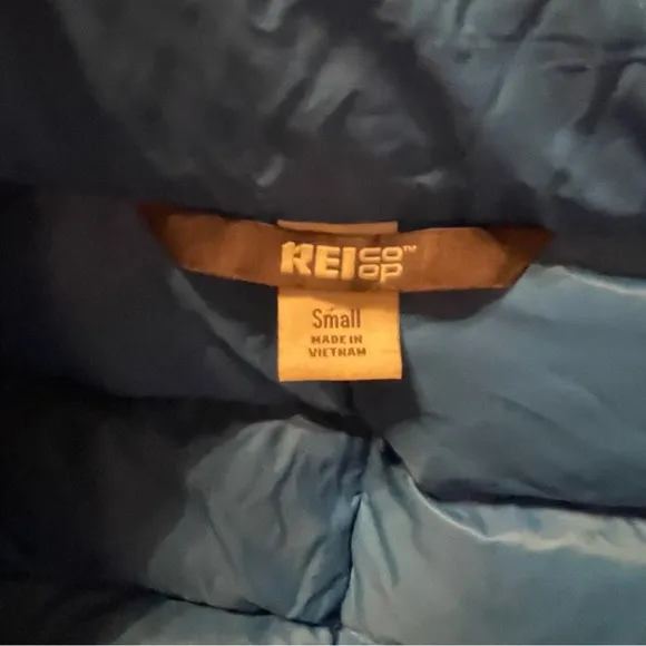 REI Co-Op Women’s Women's Puffer 650 Fill Down Jacket size Small Blue Warm!