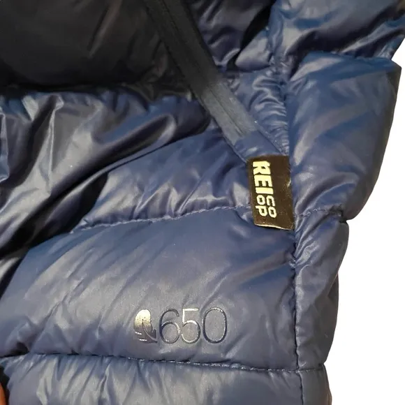 REI Co-Op Women’s Women's Puffer 650 Fill Down Jacket size Small Blue Warm!