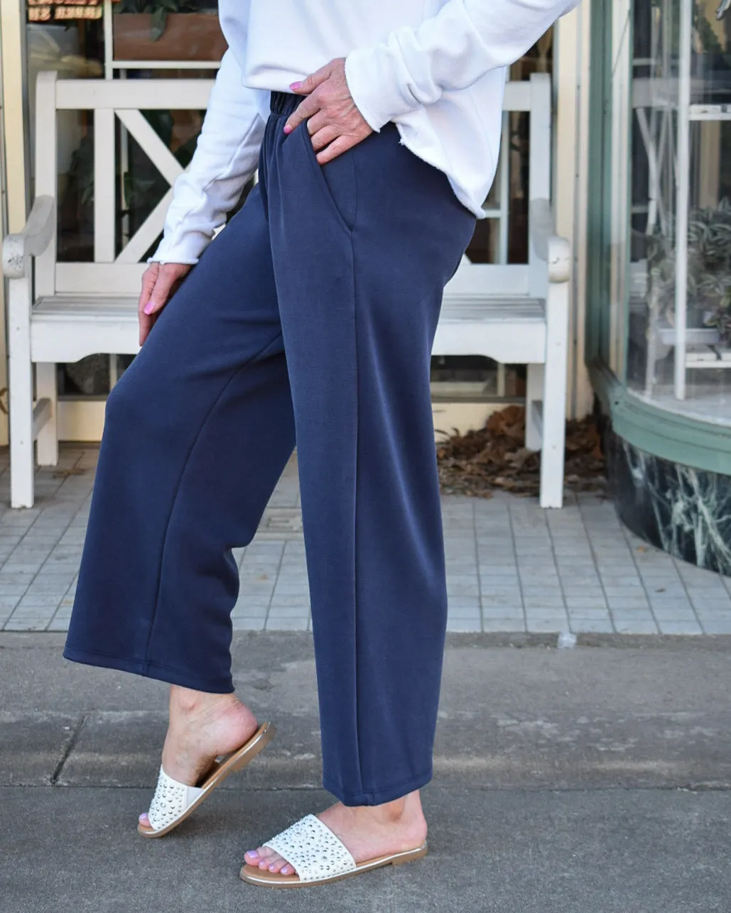 SCUBA CROPPED LOUNGE PANTS - NAVY