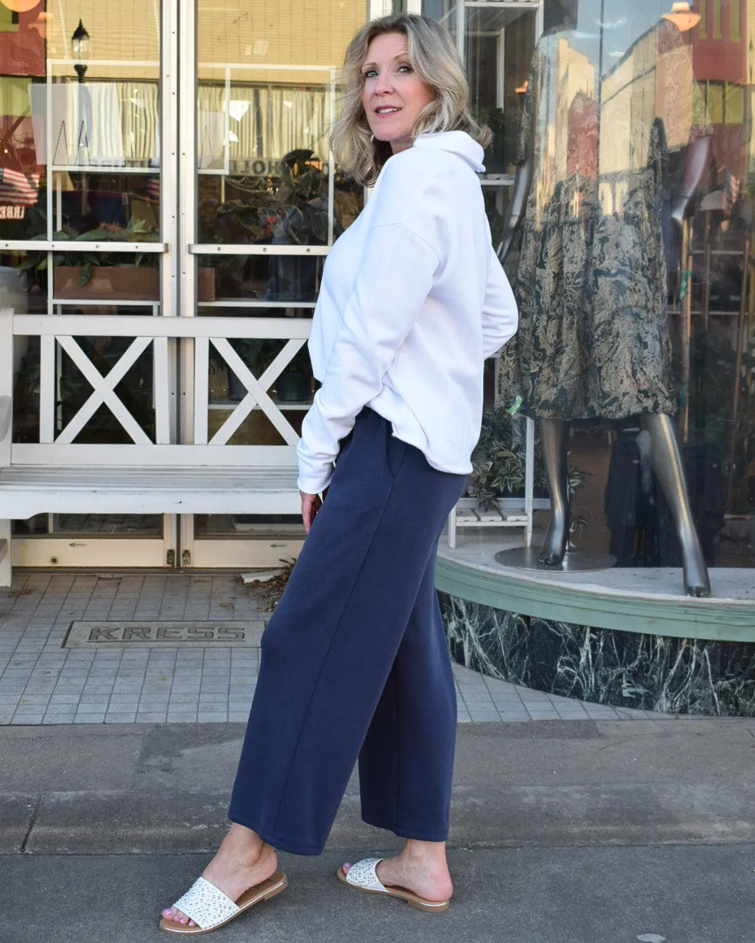 SCUBA CROPPED LOUNGE PANTS - NAVY