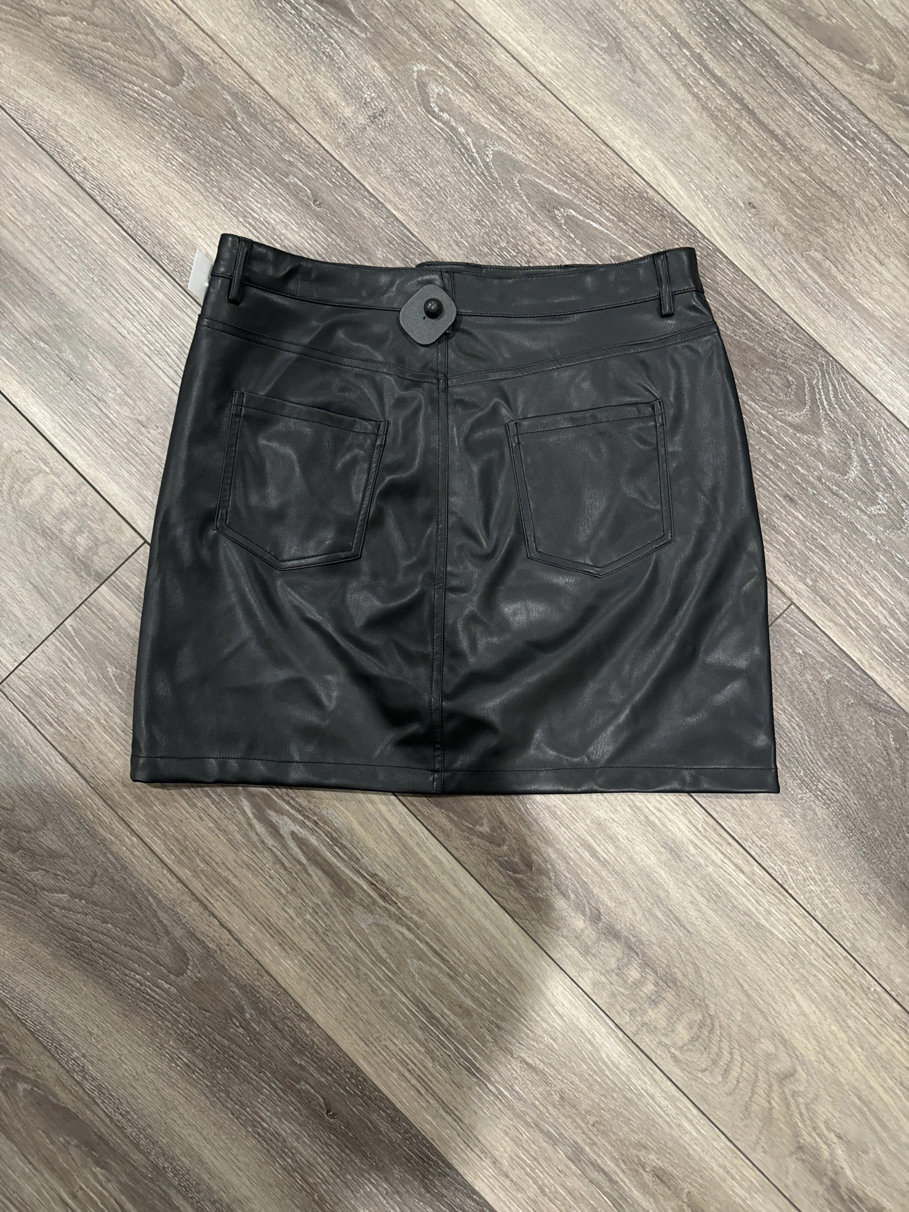 Skirt Mini & Short By Guess  Size: Xl