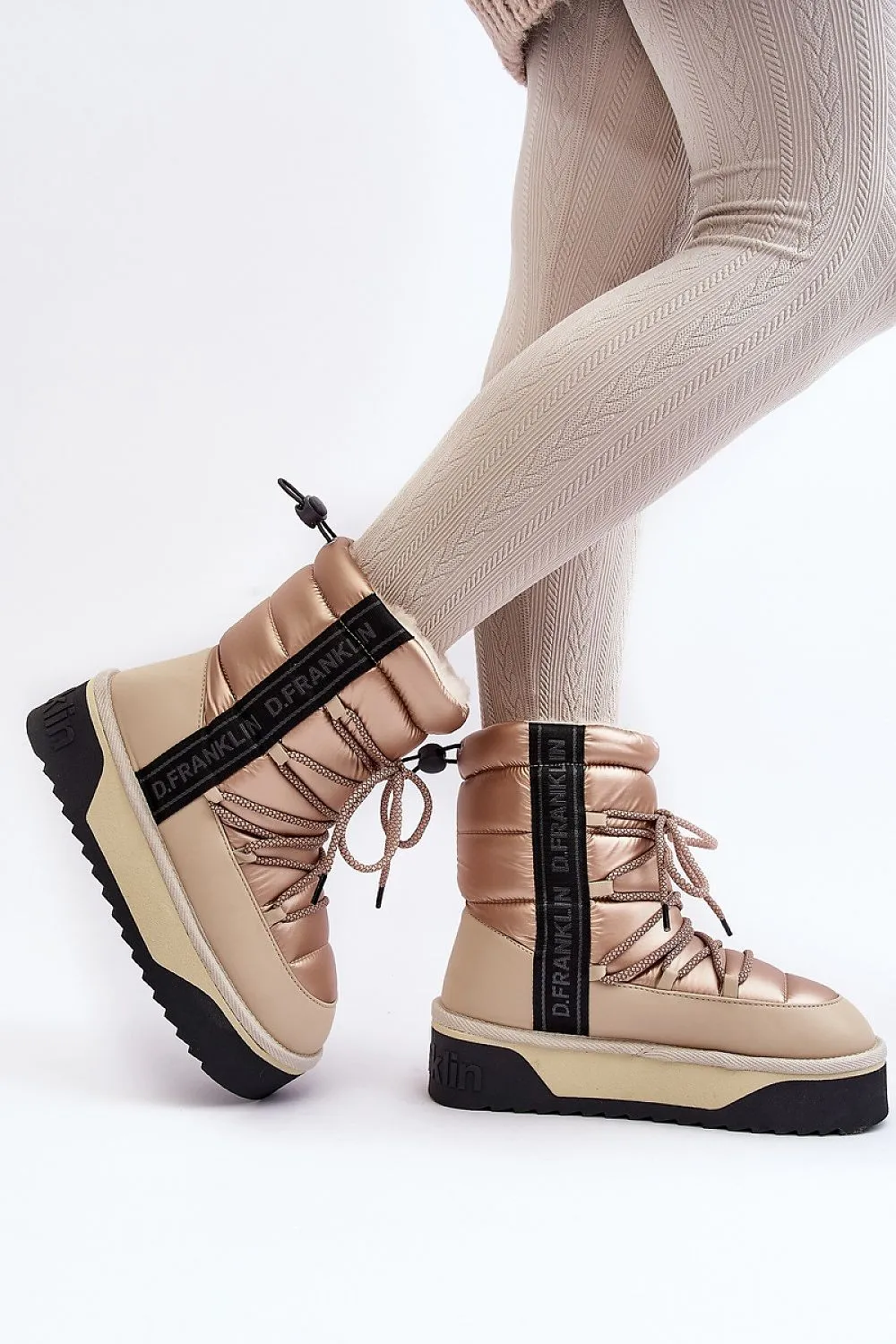 Snow boots