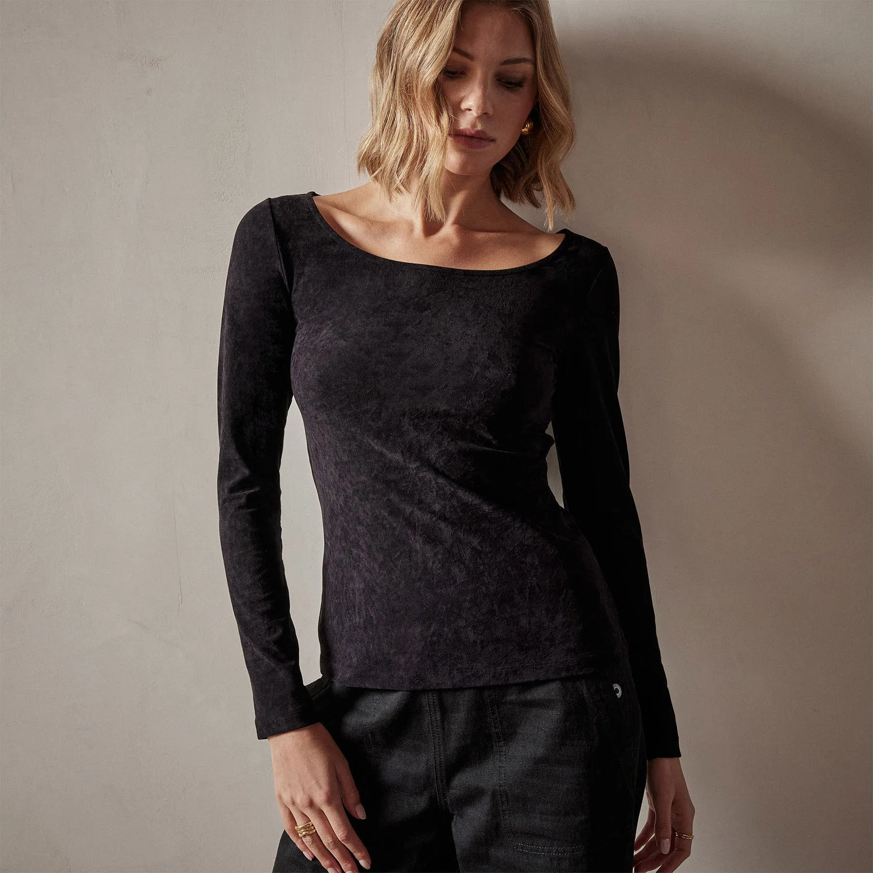 Stretch Velvet Scoop Neck Top - Black