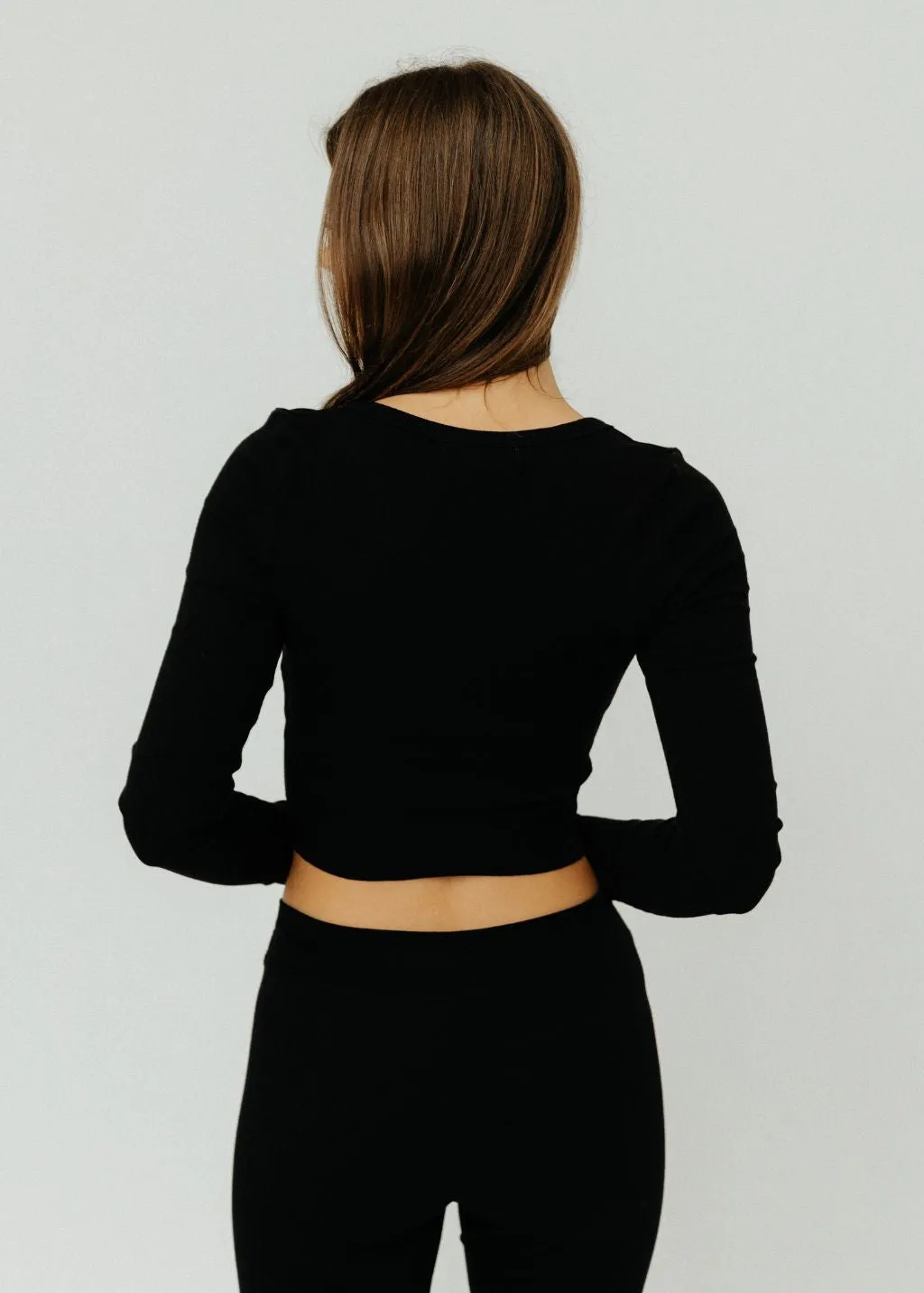 Éterne Cropped Cardigan in Black