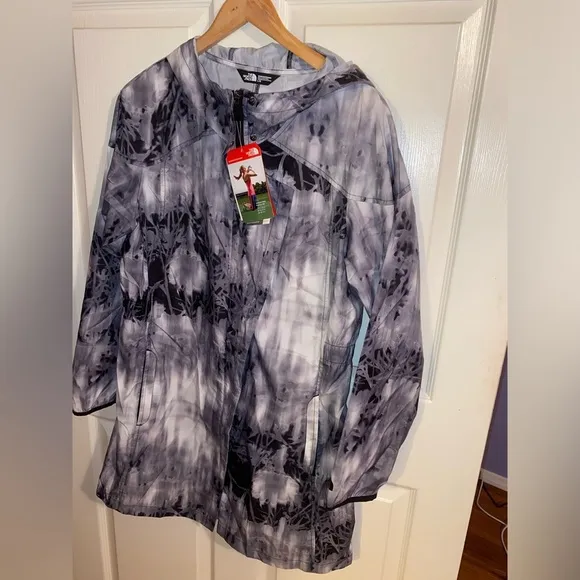 The North Face Women's Black and Gray Jacket, Wind and Water Resistant