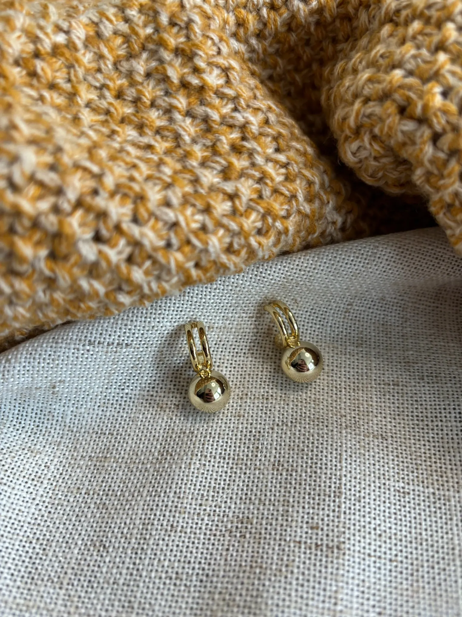 The Roberts Hoop Earring - Gold