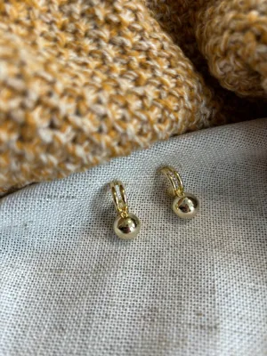 The Roberts Hoop Earring - Gold