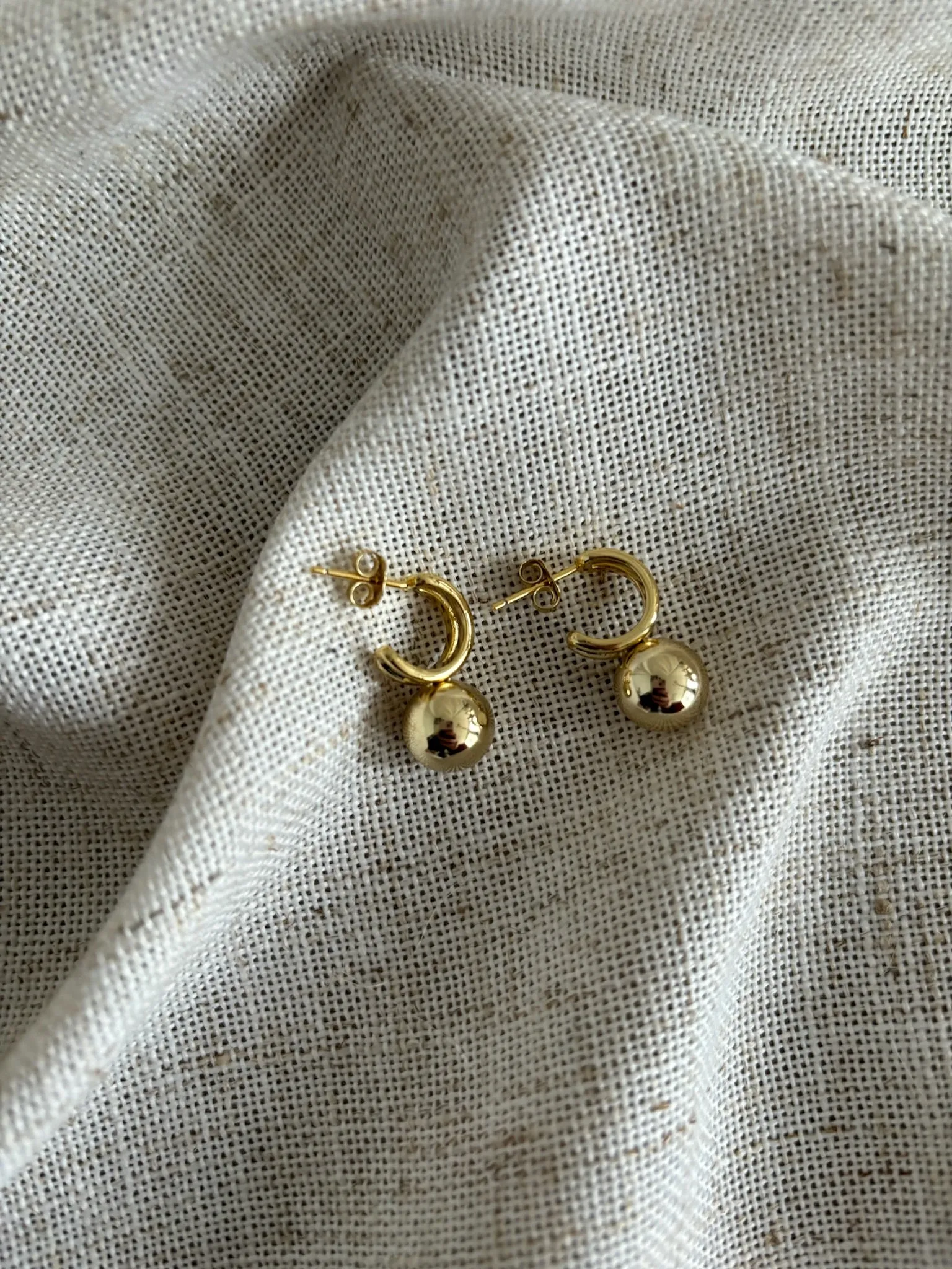 The Roberts Hoop Earring - Gold