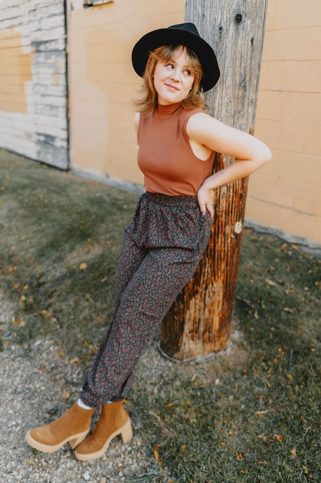 The Roman Trousers - Forest Green Floral