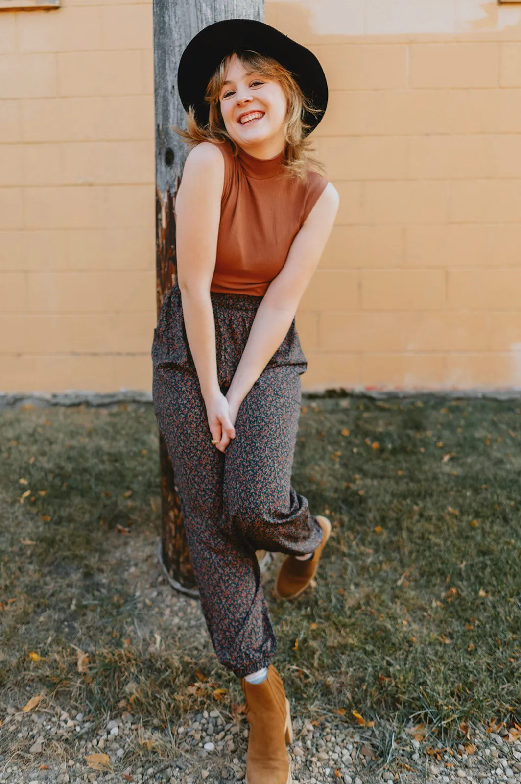 The Roman Trousers - Forest Green Floral
