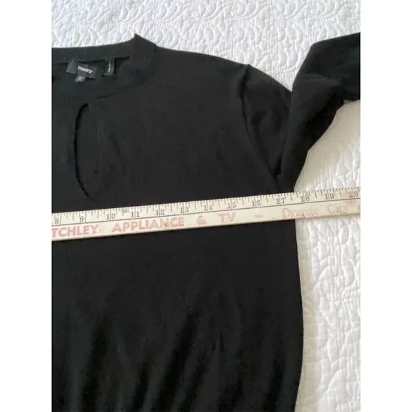 Theory Women's Keyhole Long-Sleeved Black Pullover Sweater Size P Petites​