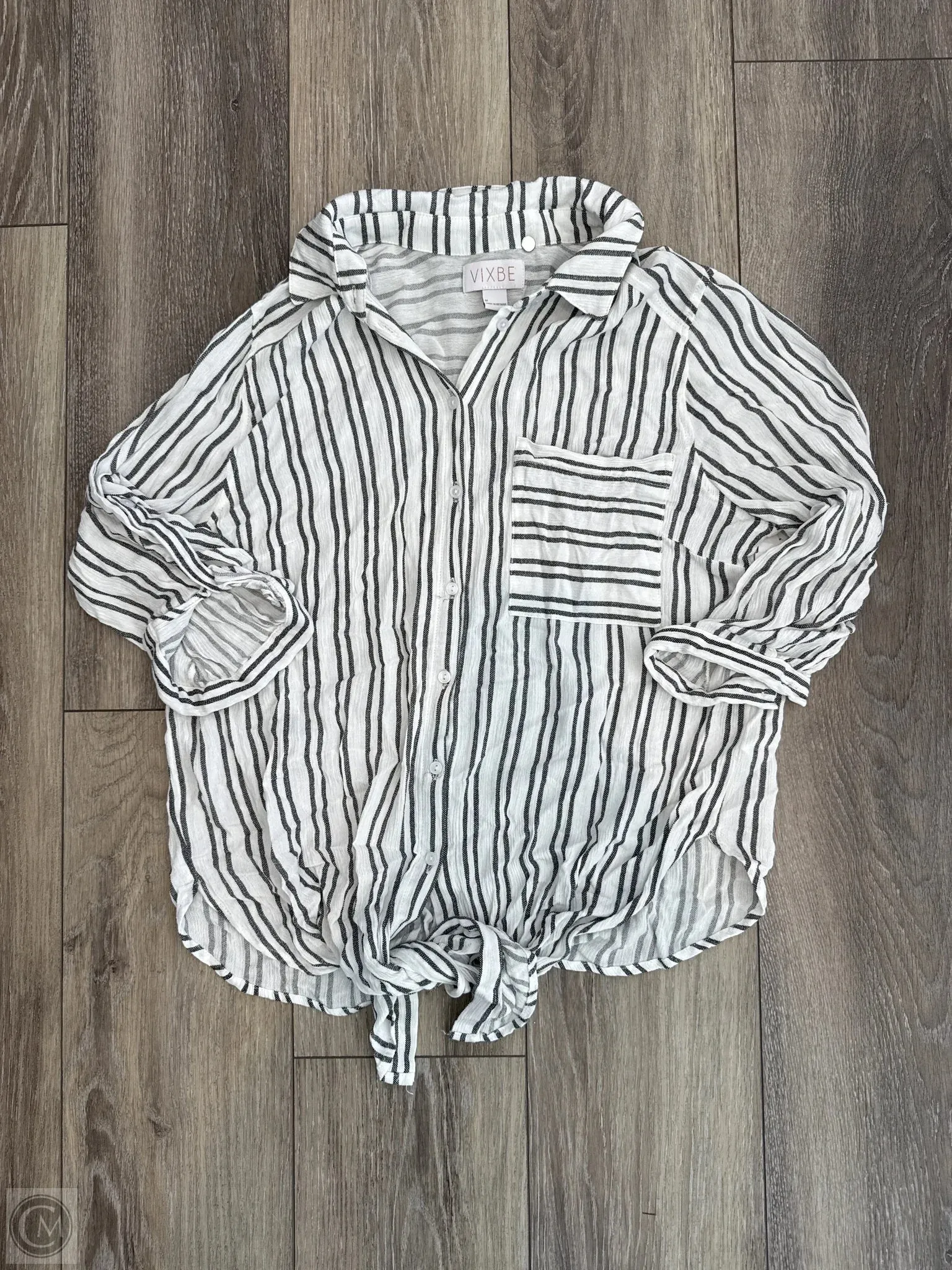 Top Long Sleeve By Clothes Mentor In White, Size: M