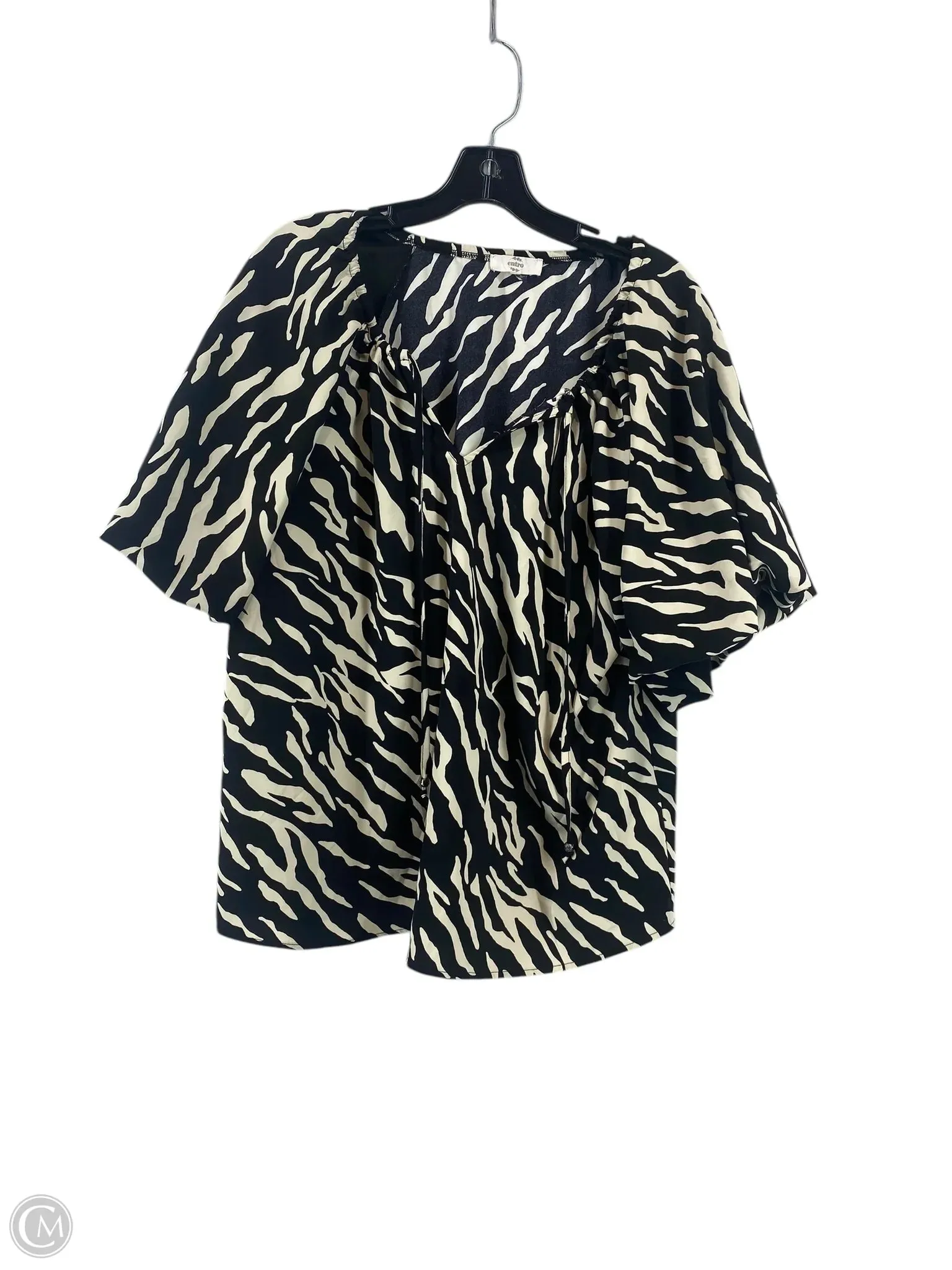 Top Short Sleeve By Entro  Size: M