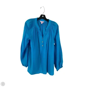 Top Short Sleeve Designer By Lilly Pulitzer In Blue, Size: S