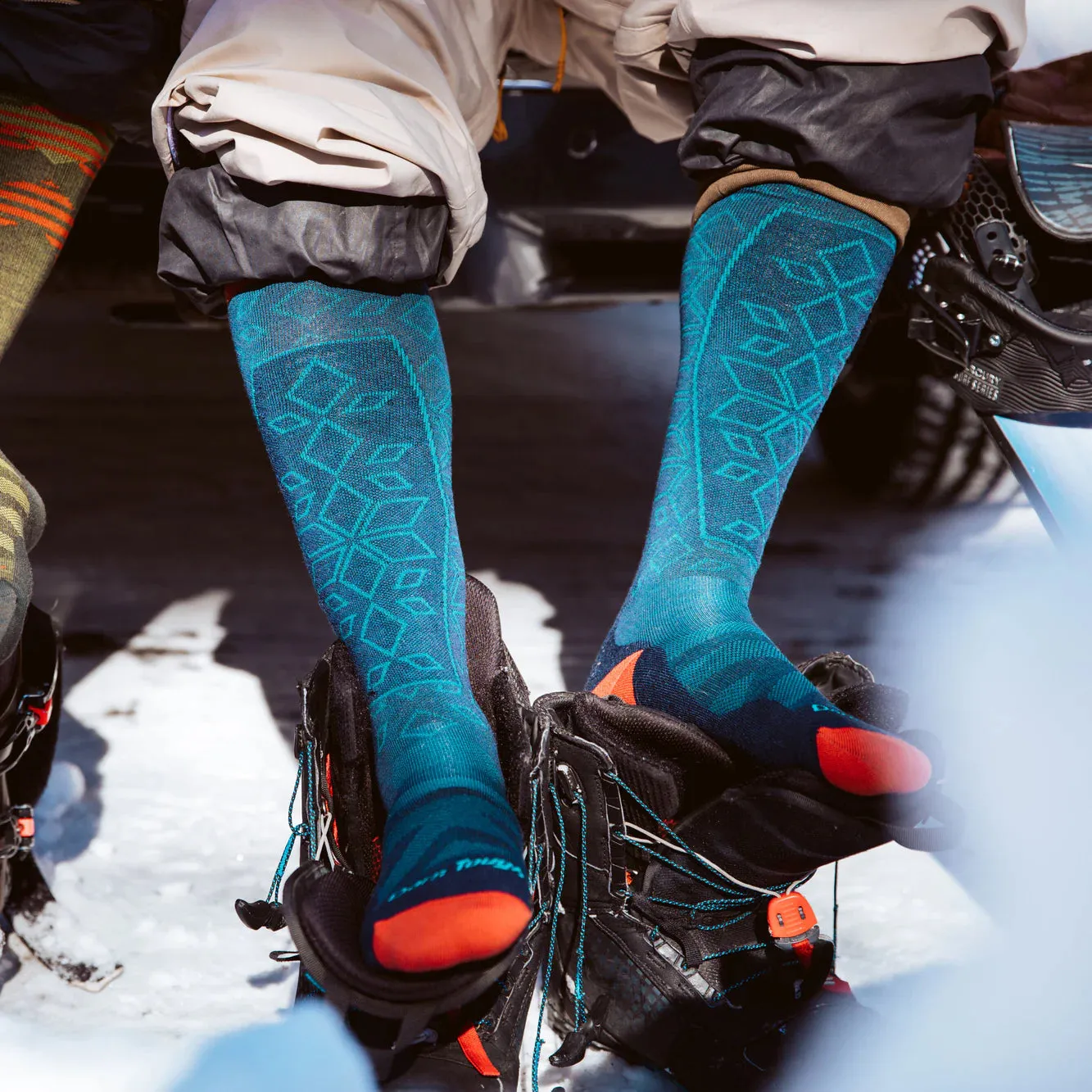 Traverse Over-the-Calf Lightweight Ski & Snowboard Sock w/ Cushion & Padded Shin (Women's) - D8022W