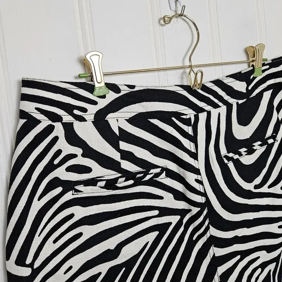 Trina Turk Shorts Womens Size 12 High Waist Black White Animal Print Zebra