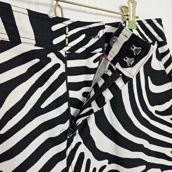 Trina Turk Shorts Womens Size 12 High Waist Black White Animal Print Zebra